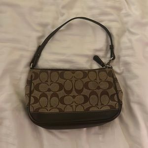 Vintage Coach Hampton Demi Baguette 6094